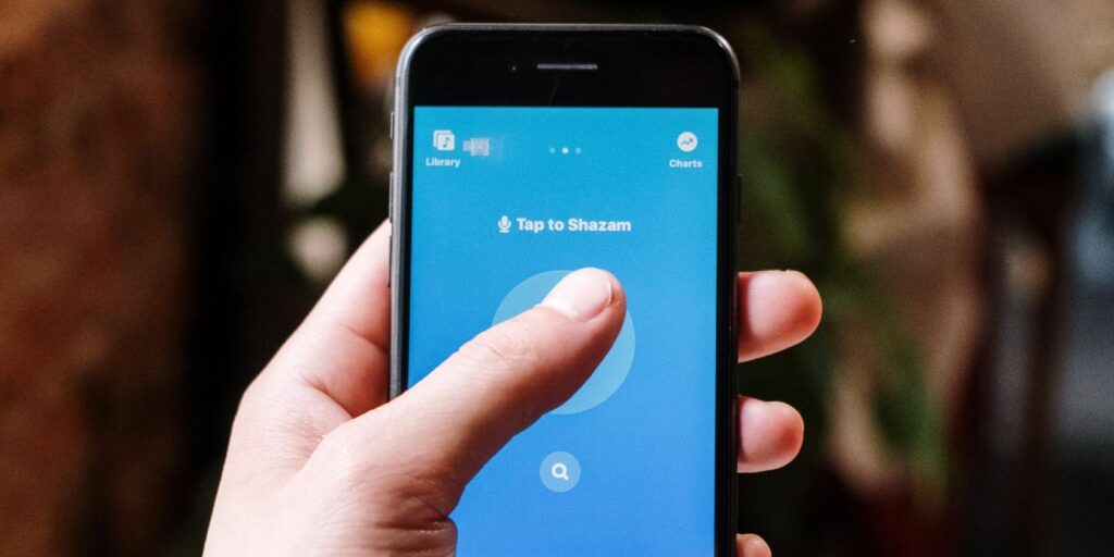how-to-use-shazam-to-quickly-discover-the-name-of-a-song-on-iphone