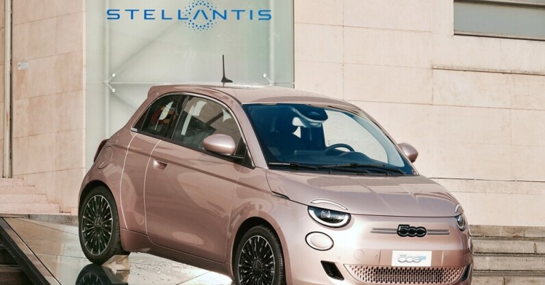 stellantis-inks-e10b-in-deals-to-secure-chip-supply-for-evs