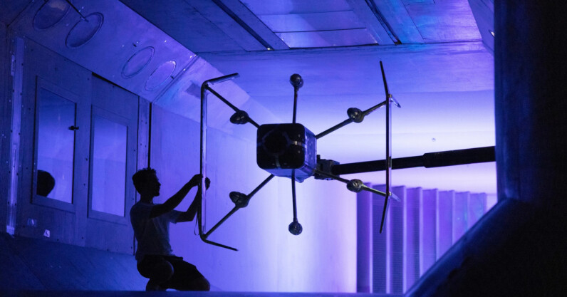 amazon-shows-off-latest-delivery-drone,-plans-liftoff-in-uk-and-italy-next-year