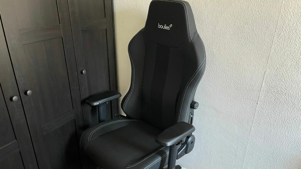 boulies-master-series-gaming-chair-review-–-comfort-meets-quality