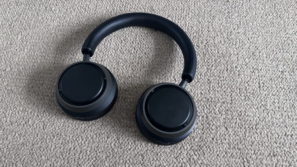 philips-fidelio-l4-review:-rich-and-crisp-audio-quality-with-some-strange-bugs