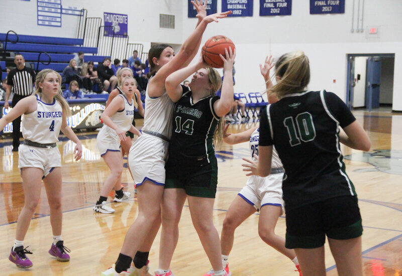 north-callaway-girls-gain-ground-at-sturgeon-after-first-quarter,-win-51-30