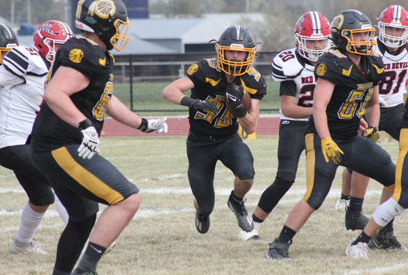 gibson-named-all-state,-van-far-collects-bunch-of-all-district-football-awards