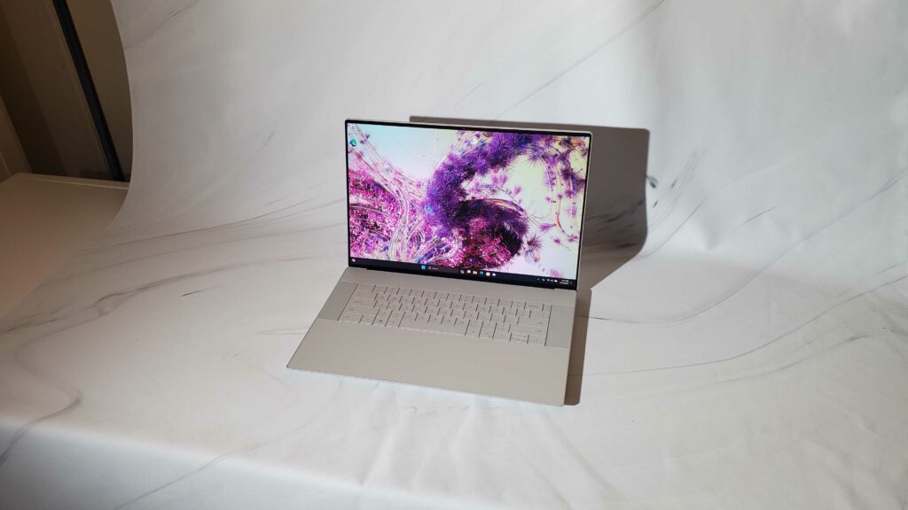 dell-xps-16-hands-on:-a-high-end-ultrabook-that-exudes-luxury