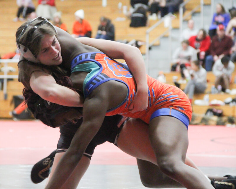 shelton-sisters-lead-centralia-medalists-at-mexico-brick-city-classic