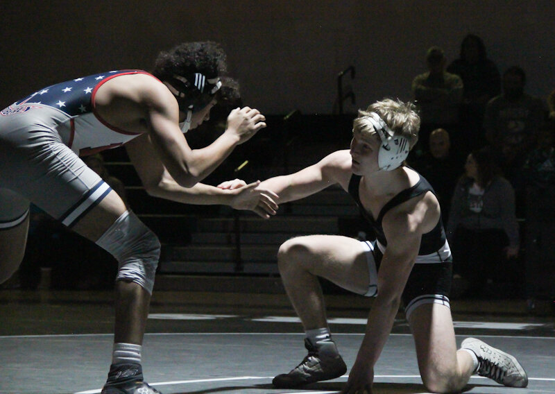 bulldogs-lose-senior-night-dual-to-ranked-centralia