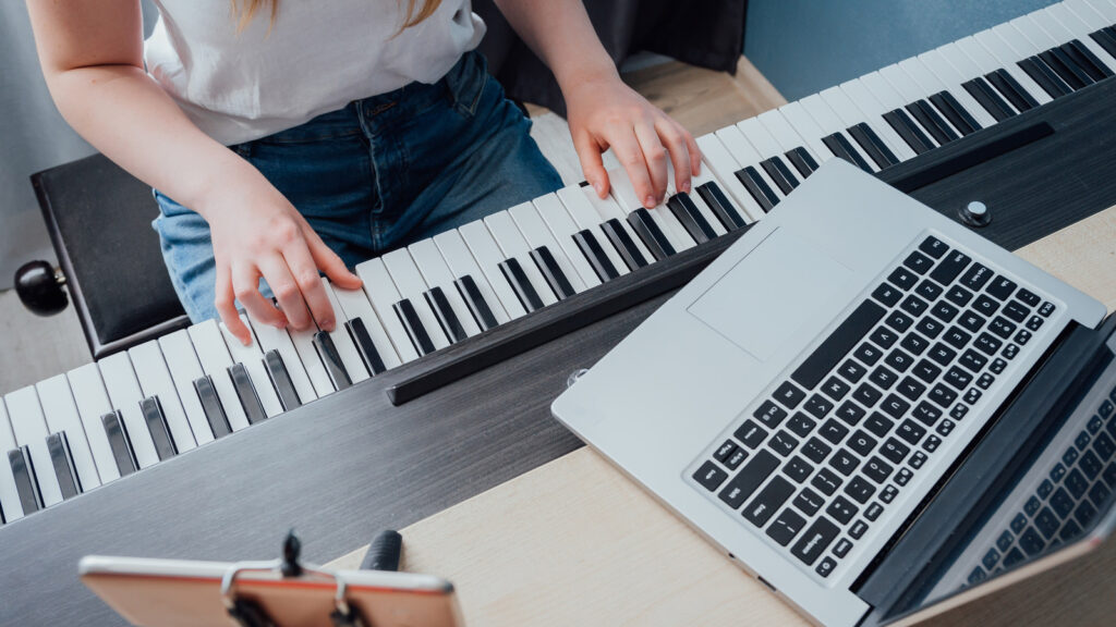 digital-pianos-vs-keyboards:-what-are-the-big-differences?