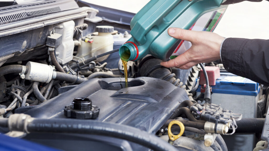 the-average-cost-of-an-oil-change-(and-how-to-know-if-you’re-being-scammed)