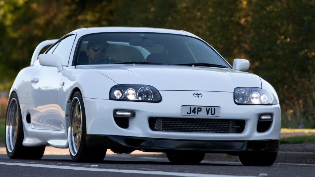 here’s-what-makes-the-toyota-supra-mk4-one-of-the-coolest-jdm-cars-ever-built