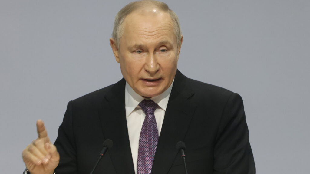 vladimir-putin-commends-elon-musk’s-ambition,-but-sounds-the-alarm-for-ai-regulation