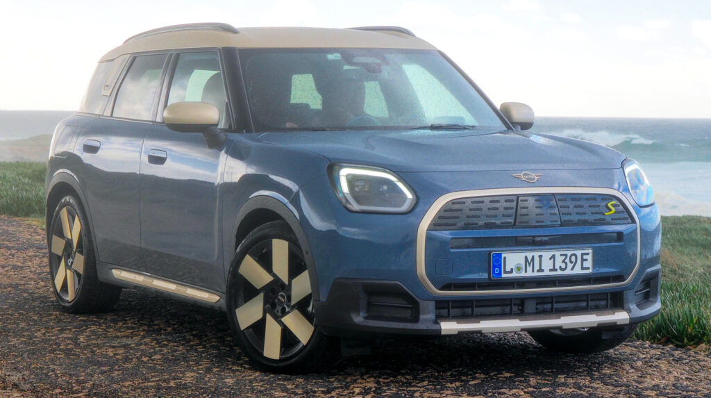 2025-mini-countryman-se-all4-first-drive:-bigger-crossover,-better-value