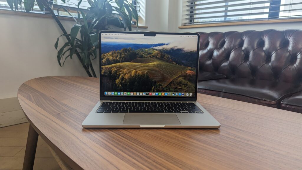 apple-macbook-air-13-inch-(m3):-the-best-laptop-in-the-world-just-got-better