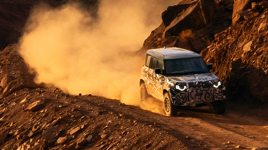 defender-octa-is-a-v8-twin-turbo-engine-suv-beast-to-prove-electric-isn’t-everything