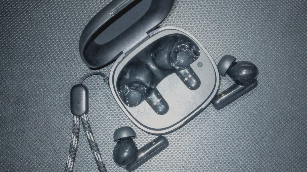 6-of-the-best-jobsite-earbuds-for-construction-workers-and-mechanics