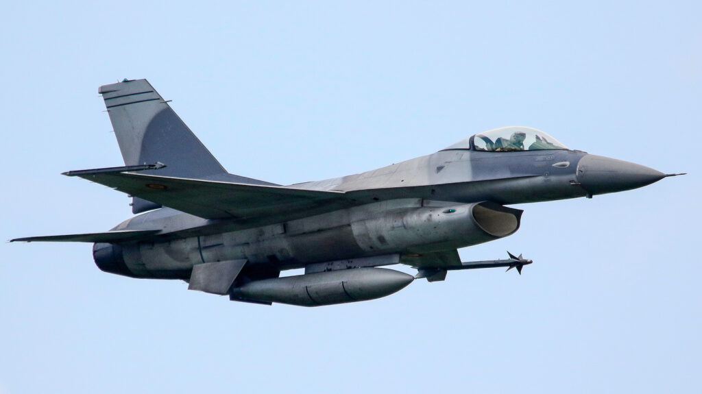 the-biggest-strengths-and-weaknesses-of-f-16-fighter-jets
