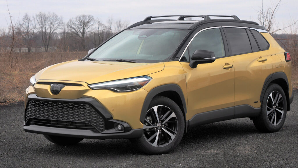 rav4-hybrid-vs-corolla-cross-hybrid:-electrified-toyota-crossover-showdown