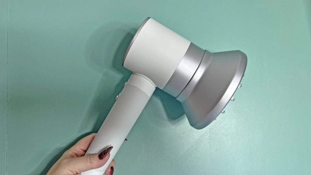 zuvi-halo-hair-dryer-review:-premium-style-with-mixed-results