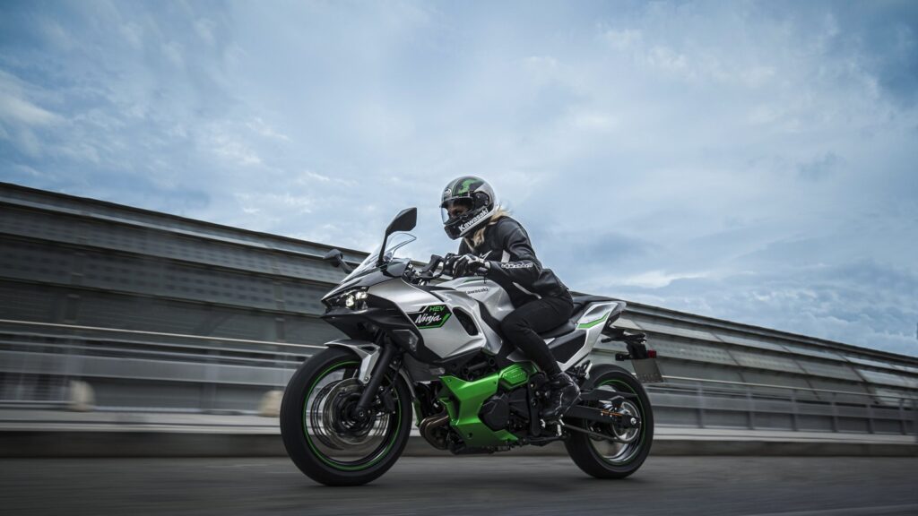 all-about-the-kawasaki-ninja-7-hybrid-motorcycle