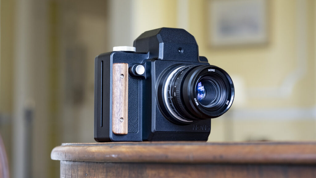 nons-sl660-review:-an-instant-camera-photographers-will-fall-in-love-with