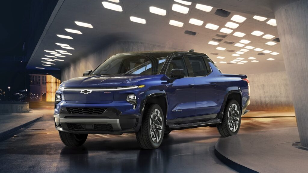 how-chevrolet’s-electric-truck-can-power-your-home-(and-solar-will-only-make-it-better)
