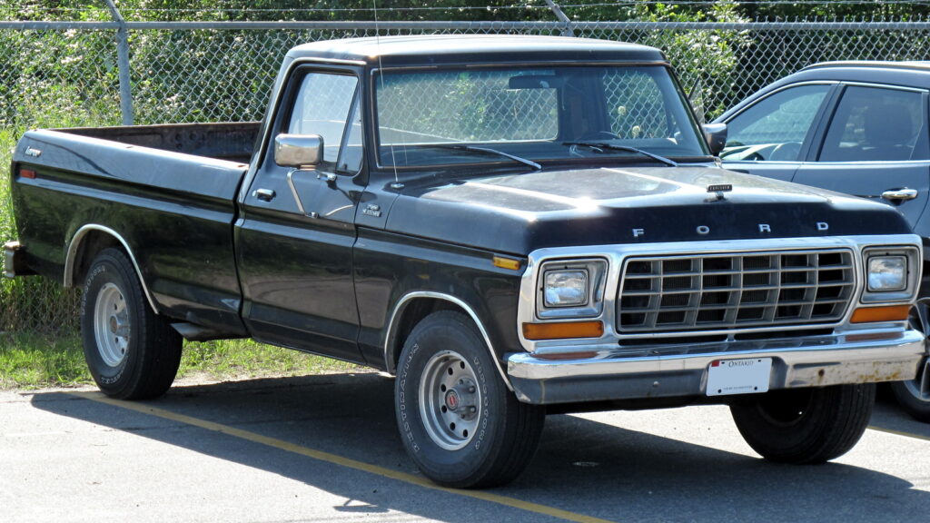 the-biggest-differences-between-1979-ford-f-series-and-chevrolet-c/k-classic-pickup-trucks