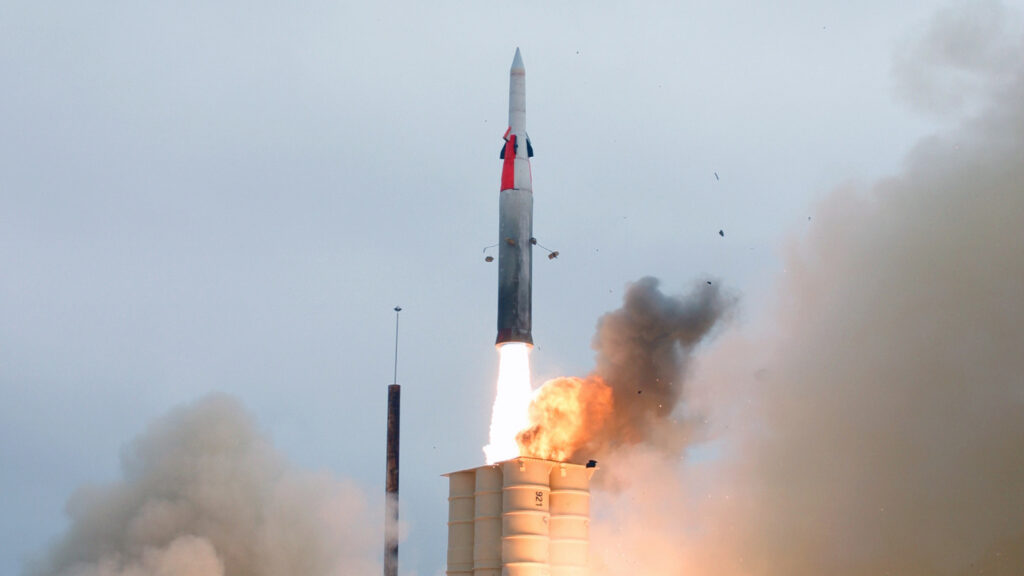 how-israel’s-air-defense-systems-intercept-ballistic-missiles-in-outer-space