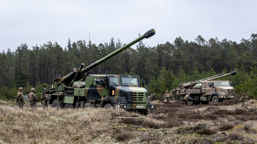 why-the-french-caesar-artillery-system-is-so-feared-by-russians-in-ukraine