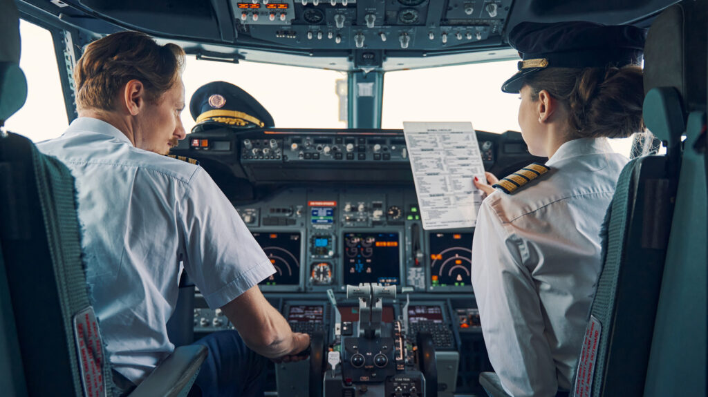 the-one-thing-a-commercial-pilot-will-never-do-when-there’s-a-passenger-issue-mid-flight