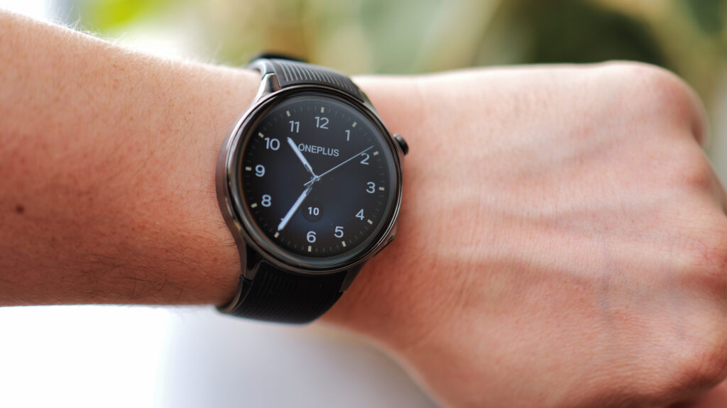 oneplus-watch-2-review:-finally,-a-wear-os-watch-with-staying-power