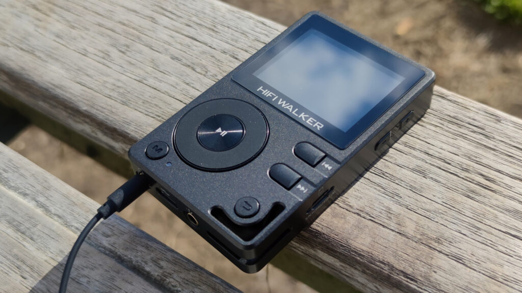 hifi-walker-h2-review:-an-mp3-player-with-wide-ranging-file-support-but-rough-edges