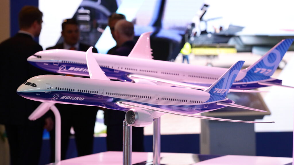 what’s-the-difference-between-boeing-777-and-787-jets?