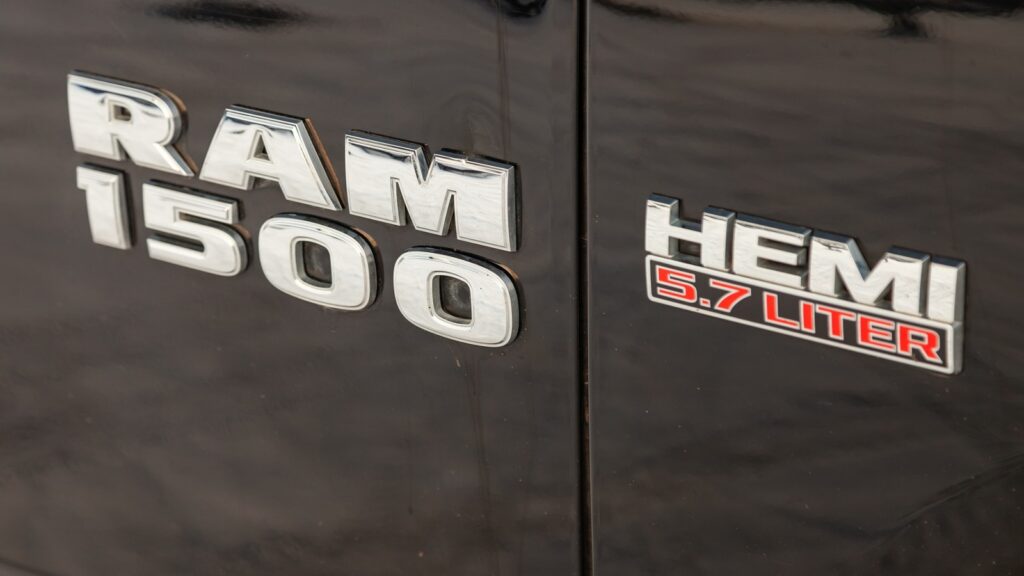 where-are-chrysler-5.7-hemi-engines-made-&-how-much-horsepower-do-they-produce?