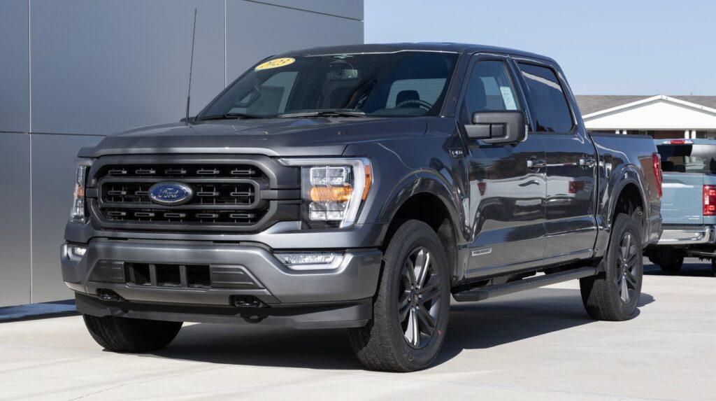 ford-35l-ecoboost-v6-vs-5.0l-v8:-which-is-the-better-engine?