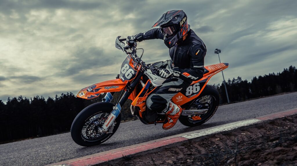 supermoto-motorcycles-explained:-what-makes-them-special?