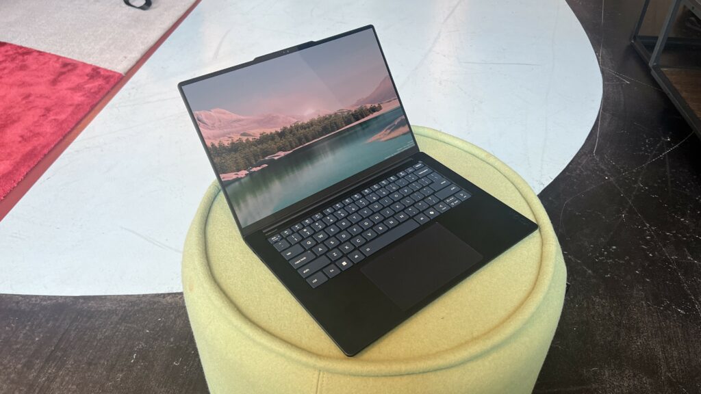 lenovo-yoga-slim-7x-14:-a-promising-marriage-of-ai-and-hardware