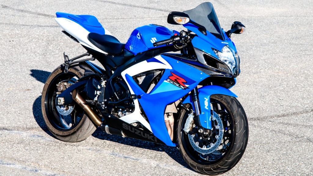 is-the-suzuki-gsx-r750-a-good-motorcycle-for-beginners?