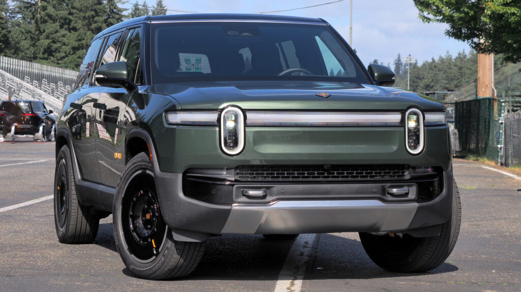 2025-rivian-r1-first-drive:-the-changes-you-can’t-see-are-what-make-it-a-winner
