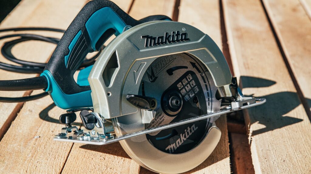 6-of-the-best-cordless-makita-circular-saws,-according-to-user-reviews