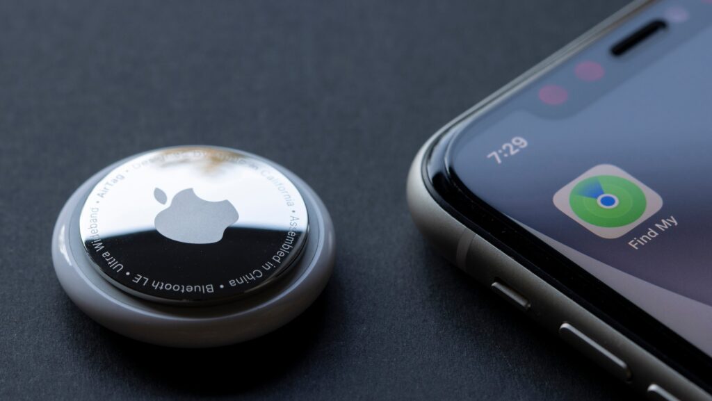 are-airtags-allowed-in-checked-luggage?-here’s-what-the-faa-rules-say