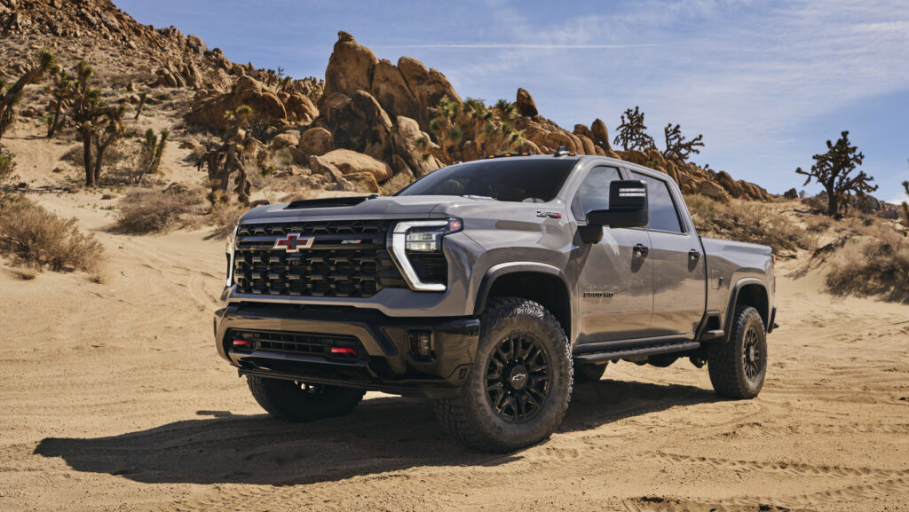 gm’s-duramax-30l-vs-5.3l-v8:-which-is-the-better-engine?