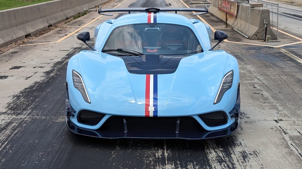 hennessey-venom-f5-first-drive:-3-million-dollars-worth-of-pure-adrenaline