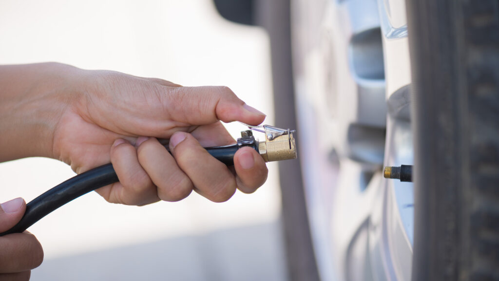 ryobi-vs.-milwaukee-18v-tire-inflator:-what’s-the-difference-between-these-air-pumps?