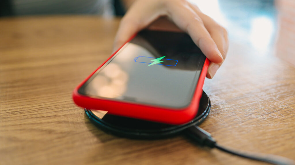 is-wireless-charging-bad-for-your-phone’s-battery?