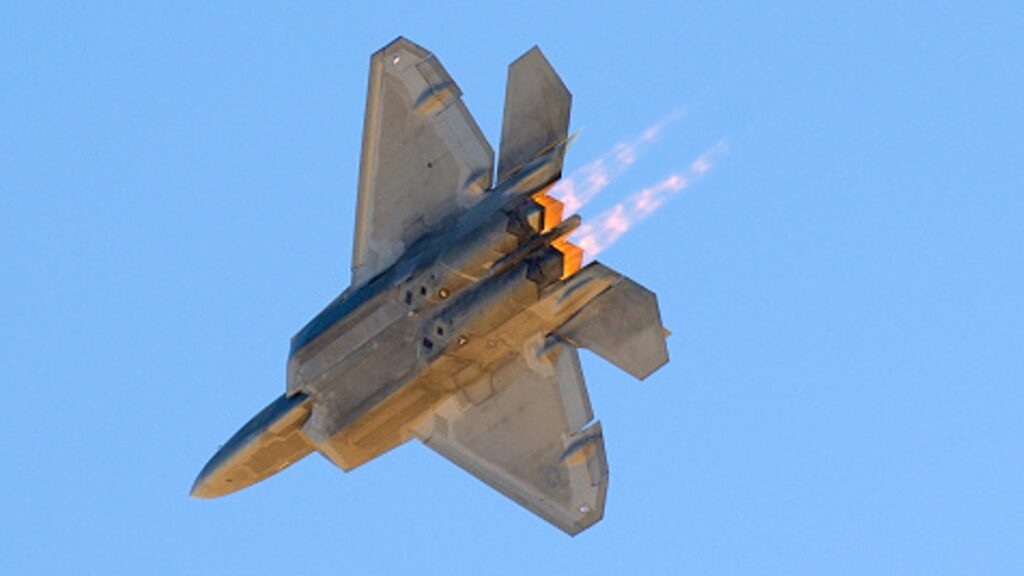 the-science-behind-fighter-jet-afterburners-explained