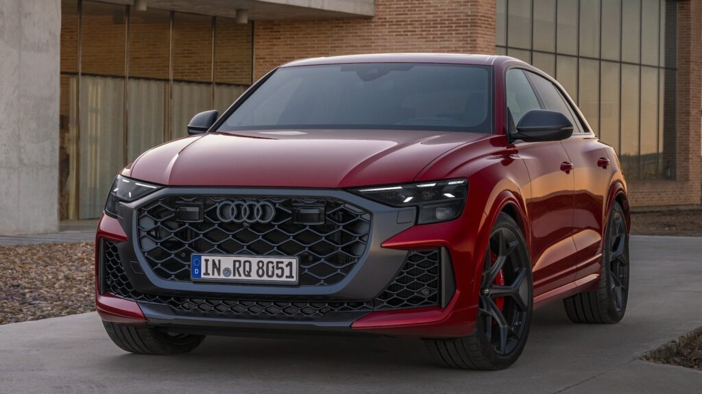 audi’s-rs-q8-performance-might-make-you-rethink-that-urus-order