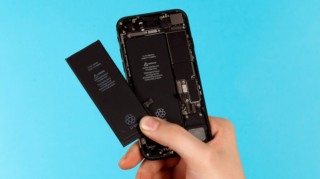 iphone-repairs-may-soon-be-a-lot-easier-(and-cheaper)-for-everyone