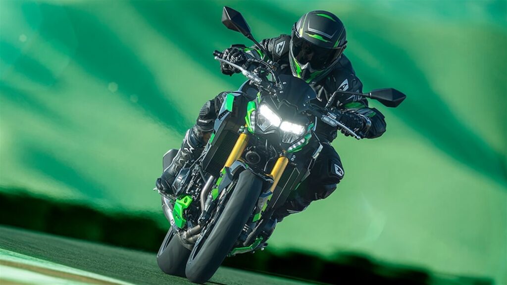 how-much-horsepower-does-the-kawasaki-z900-have-and-what’s-the-top-speed?