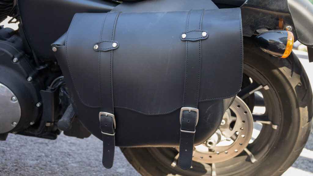 leather-vs-hard-shell-saddlebags:-which-is-best-for-your-harley-davidson?