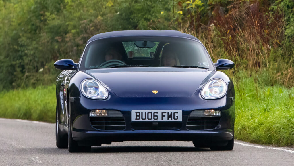 here’s-why-porsche-is-discontinuing-the-gas-powered-boxster-and-cayman