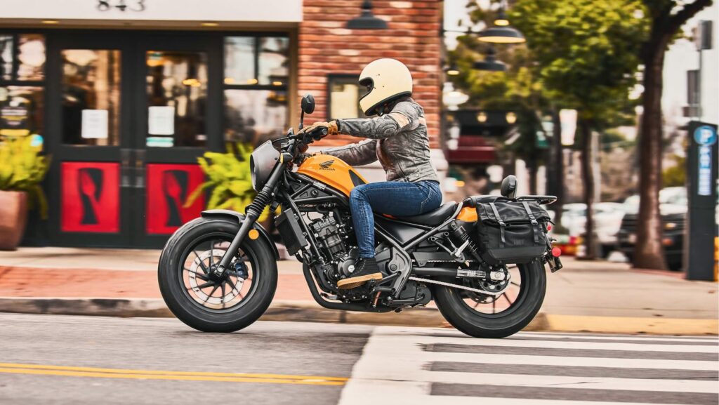 how-fast-is-the-honda-rebel-300-and-is-it-a-good-bike-for-beginners?